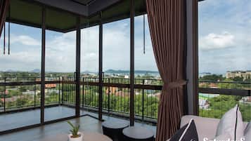 2 Bedrooms Suite | 1 ๊ฐ์ ์นจ์ค, ๊ณ ๊ธ ์นจ๊ตฌ, ๊ฐ์ค ๋ด ๊ธ๊ณ , ์ฑ
์