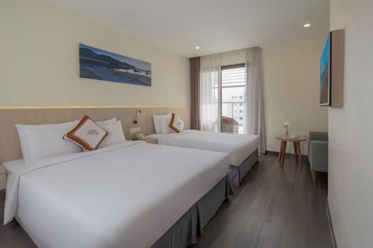 Minibar, in-room safe, desk, blackout drapes