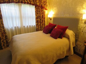 Double Room | Desk, iron/ironing board, free WiFi, bed sheets - The Bay Horse Hotel and Restaurant (Ulverston)