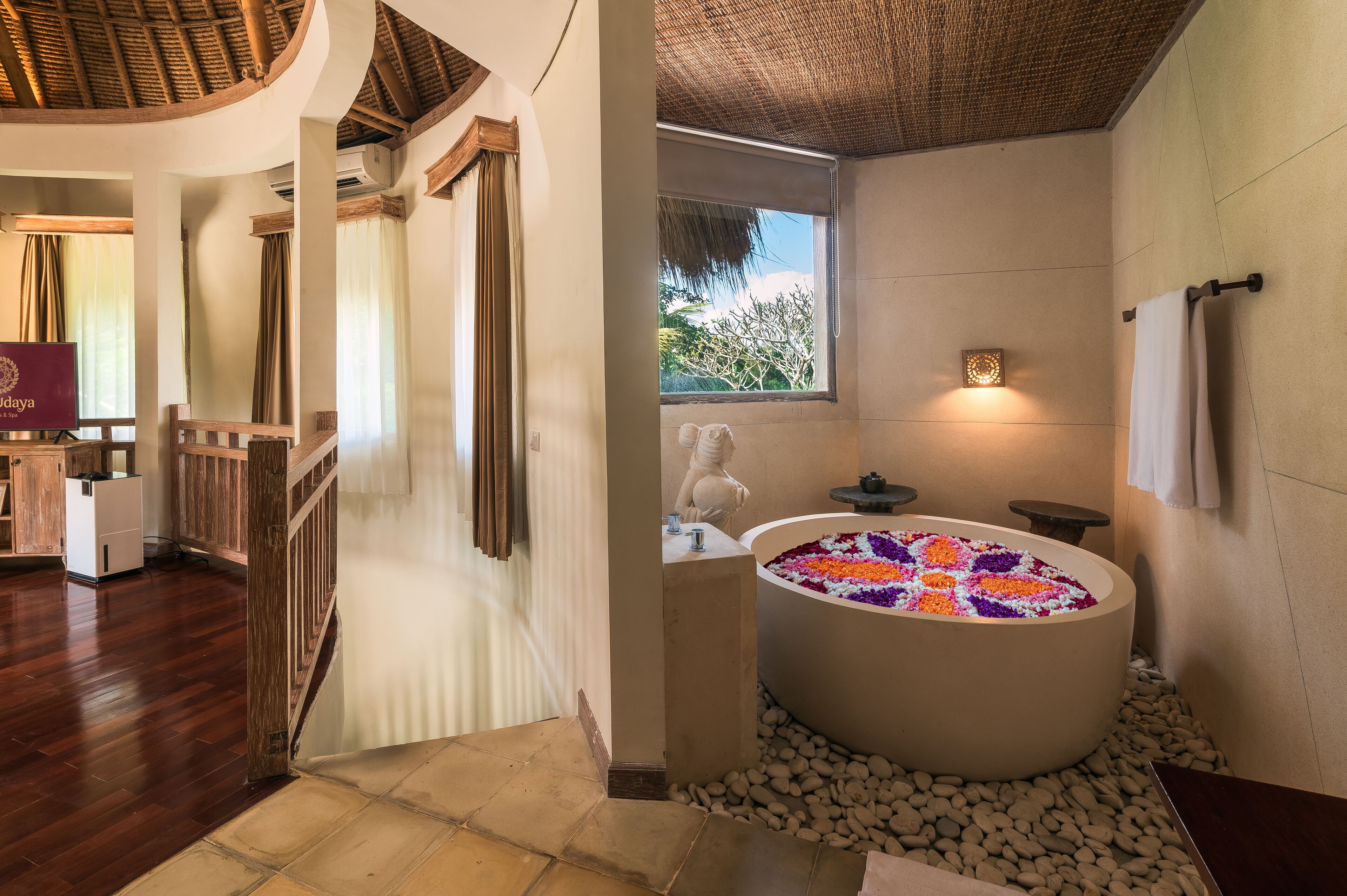 duplex villa | private spa tub