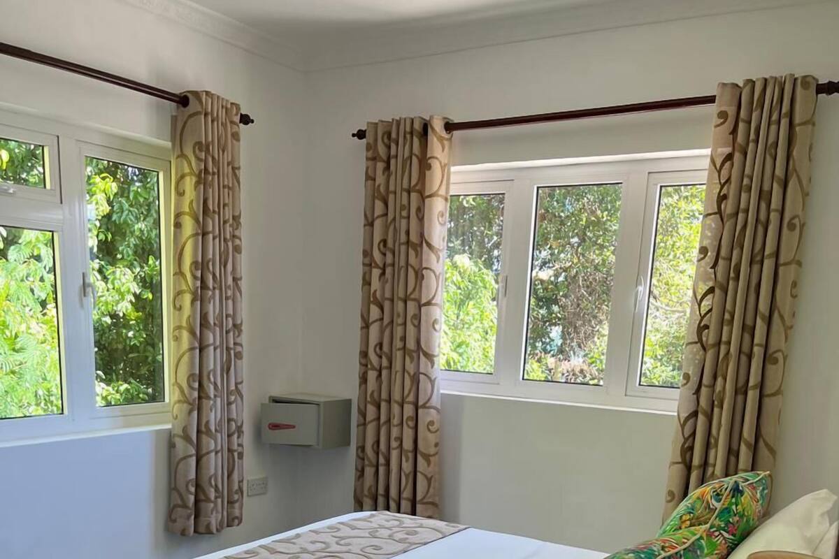 Apartment | In-room safe, laptop workspace, iron/ironing board, free WiFi