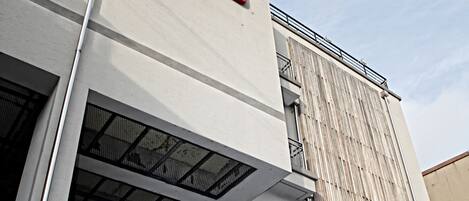 Mặt tiền nơi lưu trú