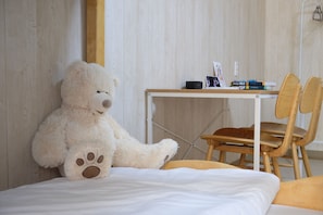 Desk, laptop workspace, blackout drapes, free WiFi - Jeonju Hostel (Jeonju)