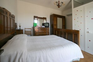 Minibar, décoration personnalisée, ameublement personnalisé, bureau