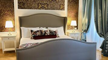 Executive Suite, Accessible | Premium bedding, minibar, in-room safe, blackout drapes