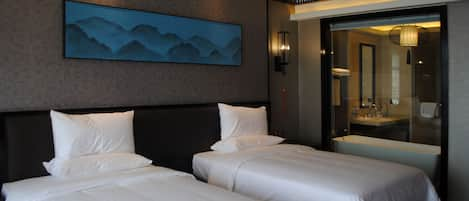 Deluxe Room | Premium bedding, minibar, in-room safe, desk