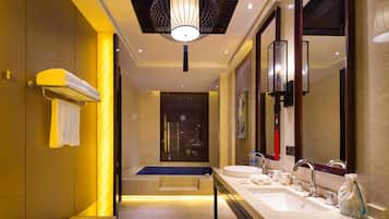 Premier Room, Private Hot Spring | Bathroom | Free toiletries, hair dryer, bathrobes, slippers