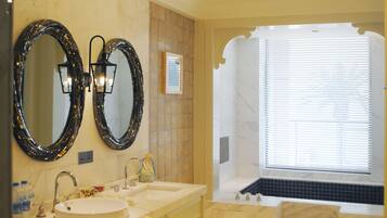 Premier Room, Private Hot Spring | Bathroom | Free toiletries, hair dryer, dressing gowns, slippers