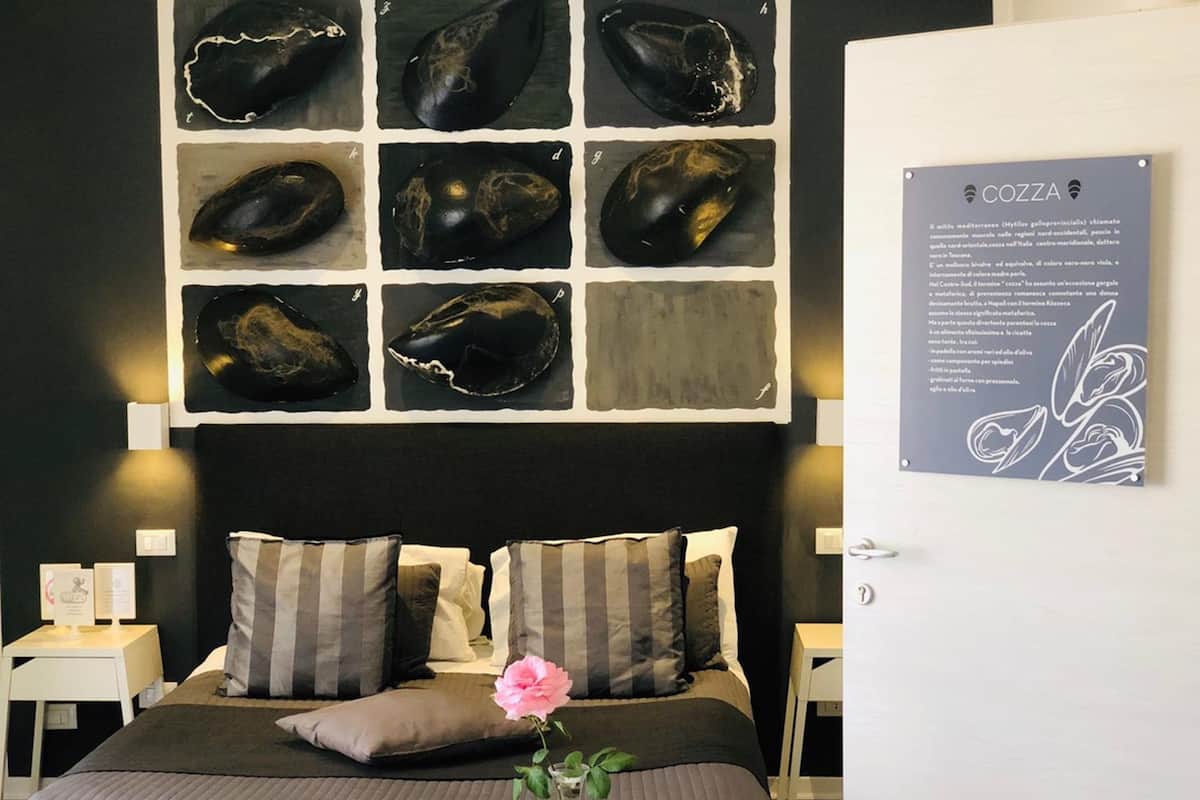 Camera con letto matrimoniale o 2 letti singoli | Biancheria da letto di alta qualità, una scrivania, ferro/asse da stiro