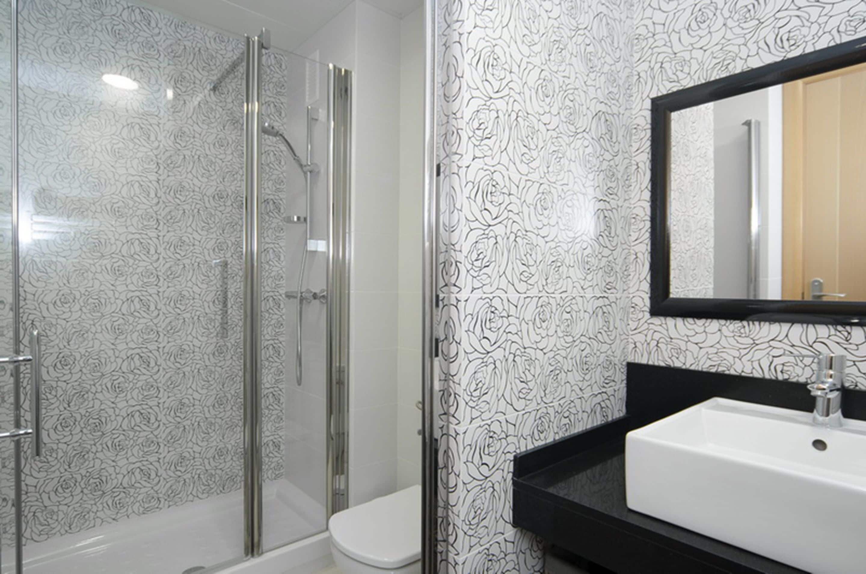 Studio, Balcony | Bathroom | Shower, free toiletries, hair dryer, towels