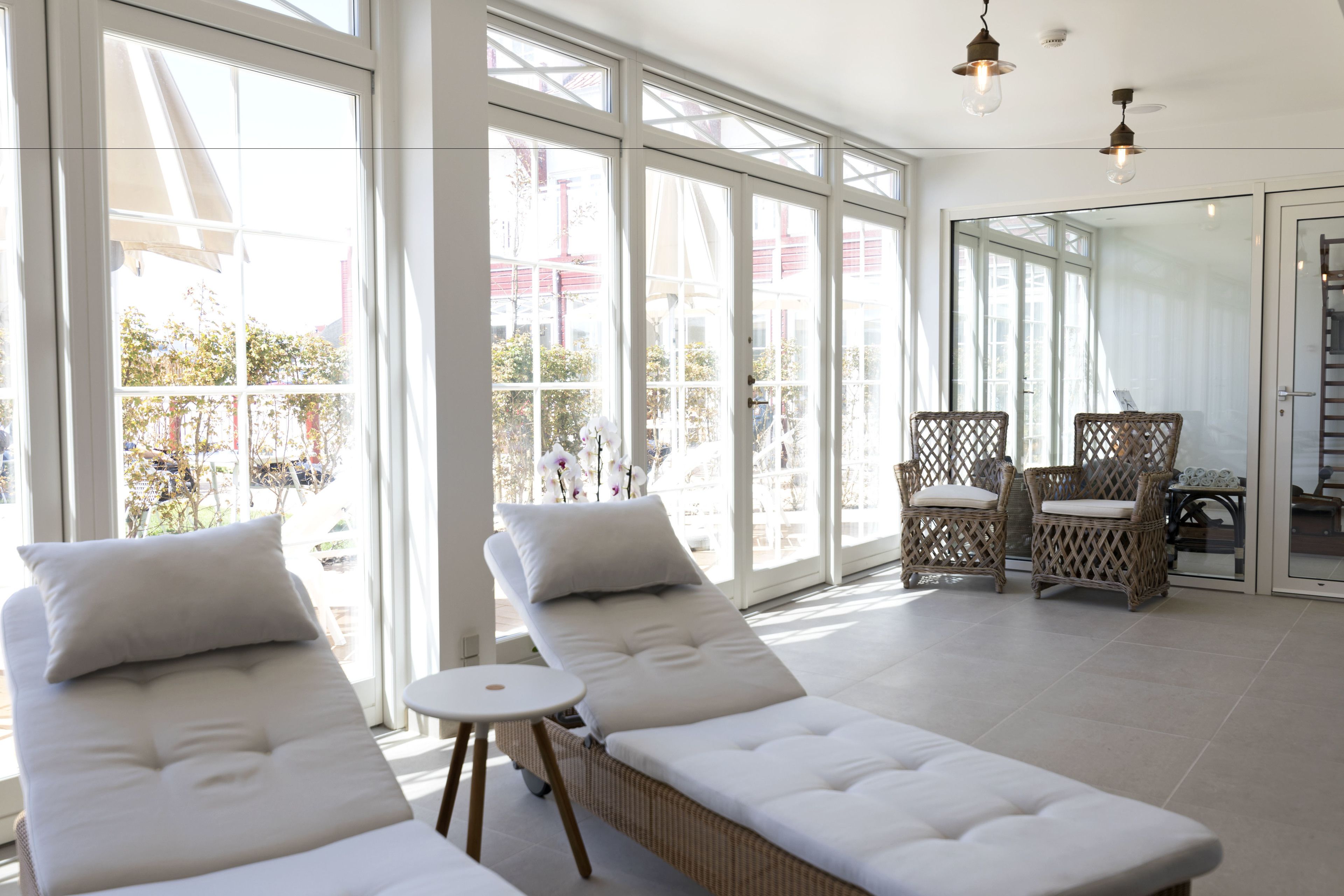 indoor pool, pool loungers