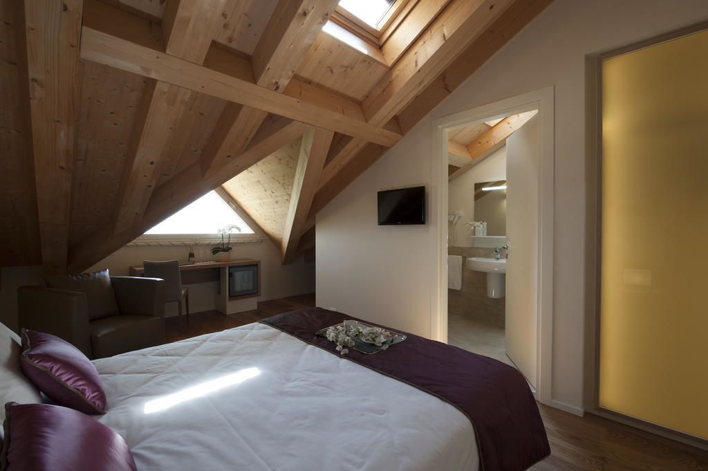 panoramic room, valley view | 1 bedroom, minibar, in-room safe, desk