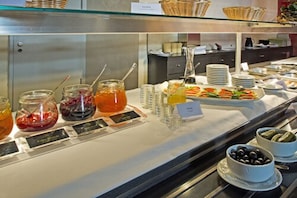 Desayuno buffet incluido todos los días