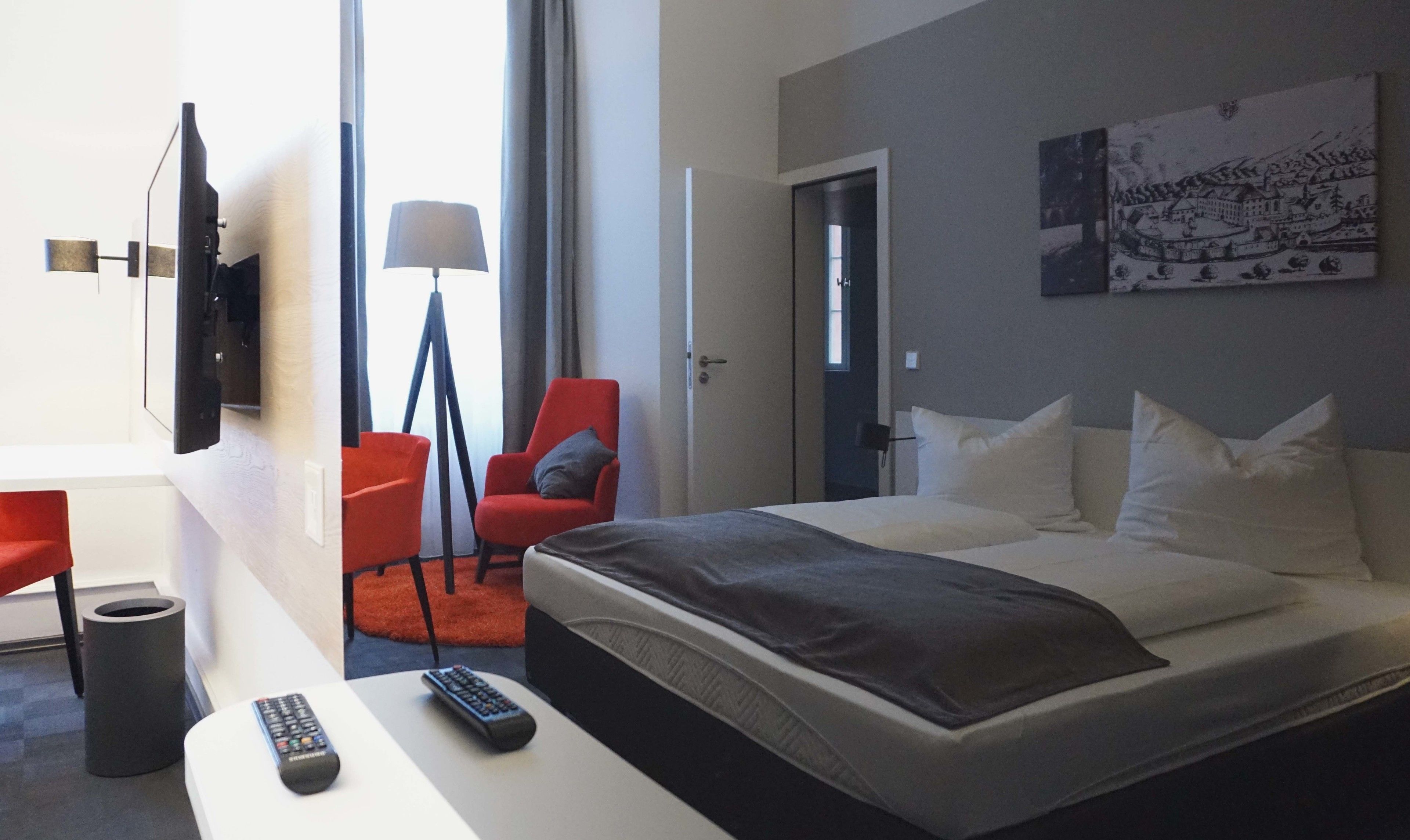 basic double room | in-room safe, desk, free wifi