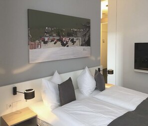 In-room safe, desk, free WiFi - Ringhotel Schlosshotel Beuggen (Rheinfelden (Baden))