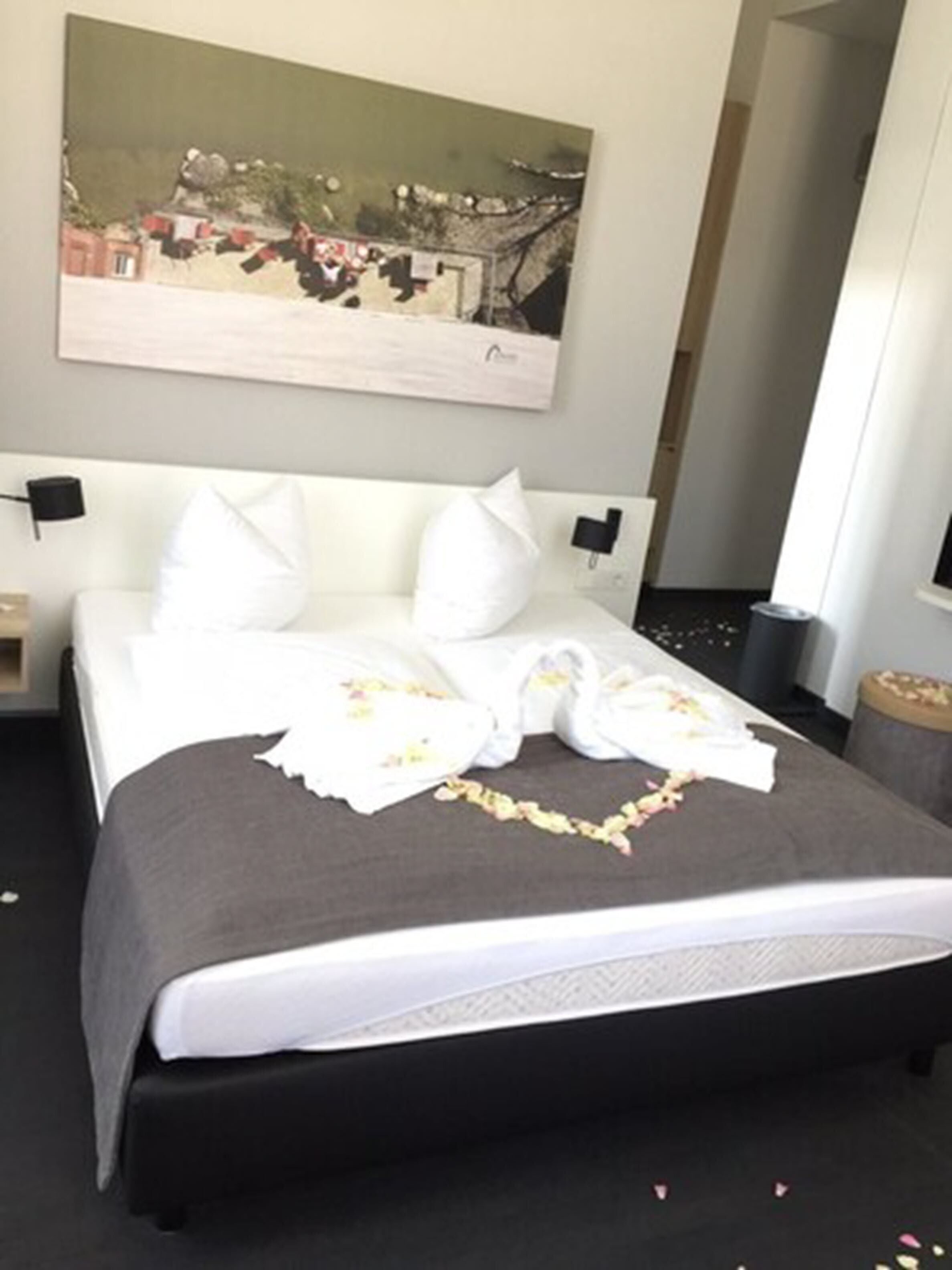 basic double room | room amenity