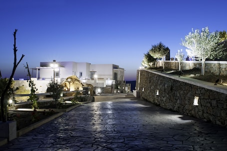 Property grounds. Skopelitis Village