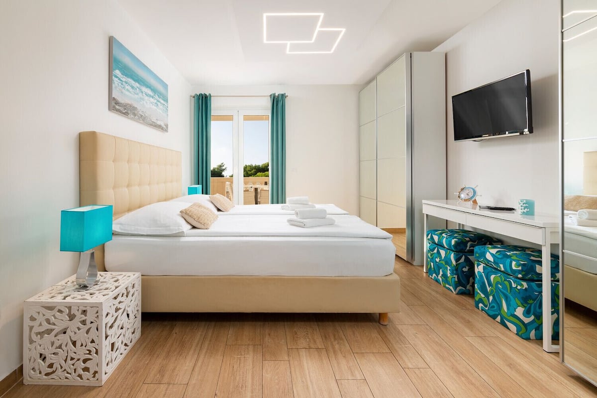 Luxury Double Room, 1 King Bed, Terrace, Sea View | 3 bedrooms, premium bedding, down duvets, in-room safe