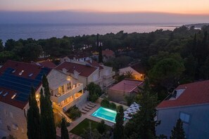 Front of property - evening/night - Villa Mediterranea (Bol)