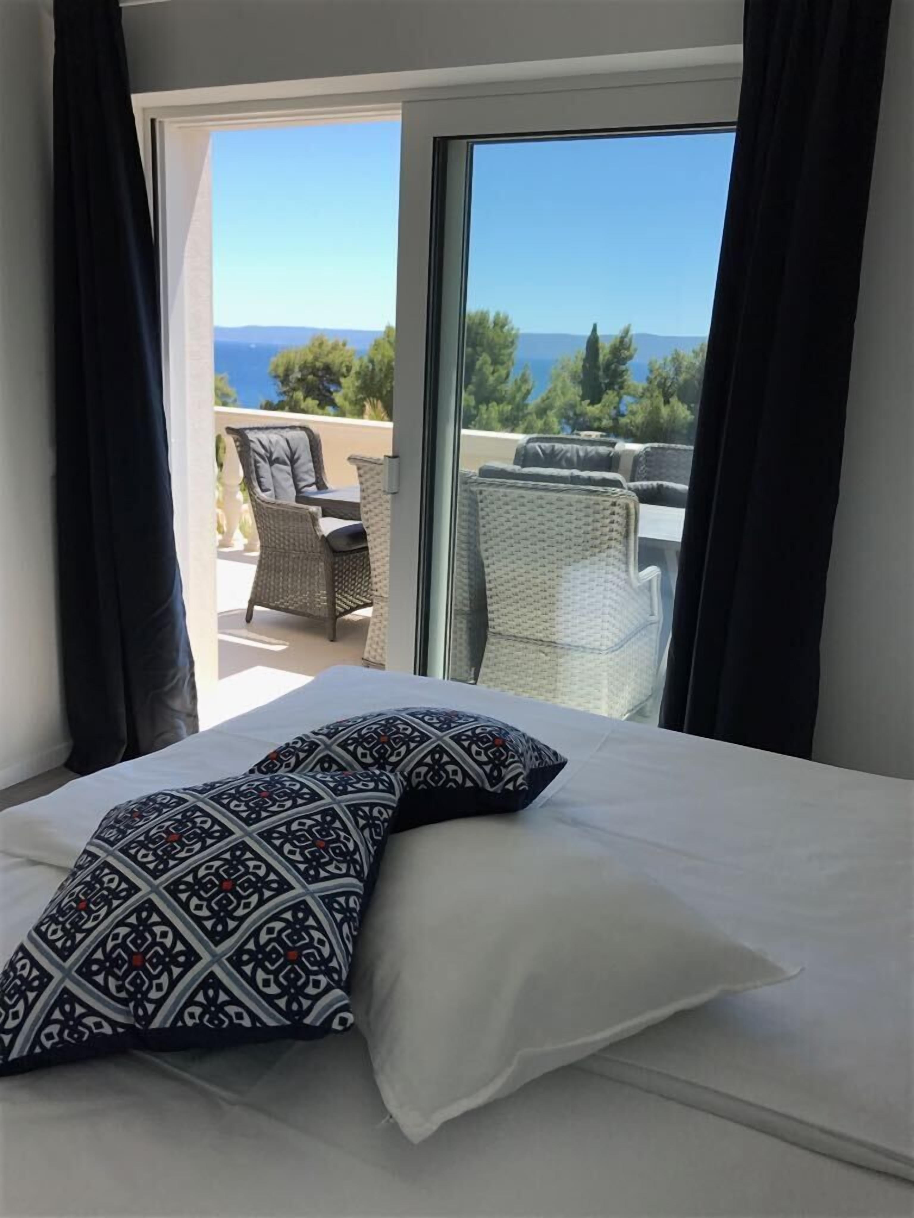Luxury-Suite, 2 Schlafzimmer, Meerblick, am Strand | Hochwertige Bettwaren, Daunenbettdecken, Zimmersafe
