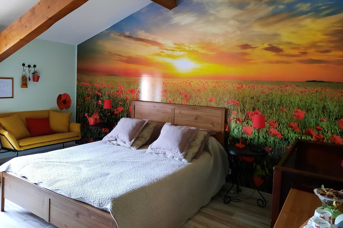 Double Room | Individually decorated, individually furnished, blackout drapes