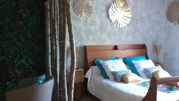 Double Room | Individually decorated, individually furnished, blackout curtains