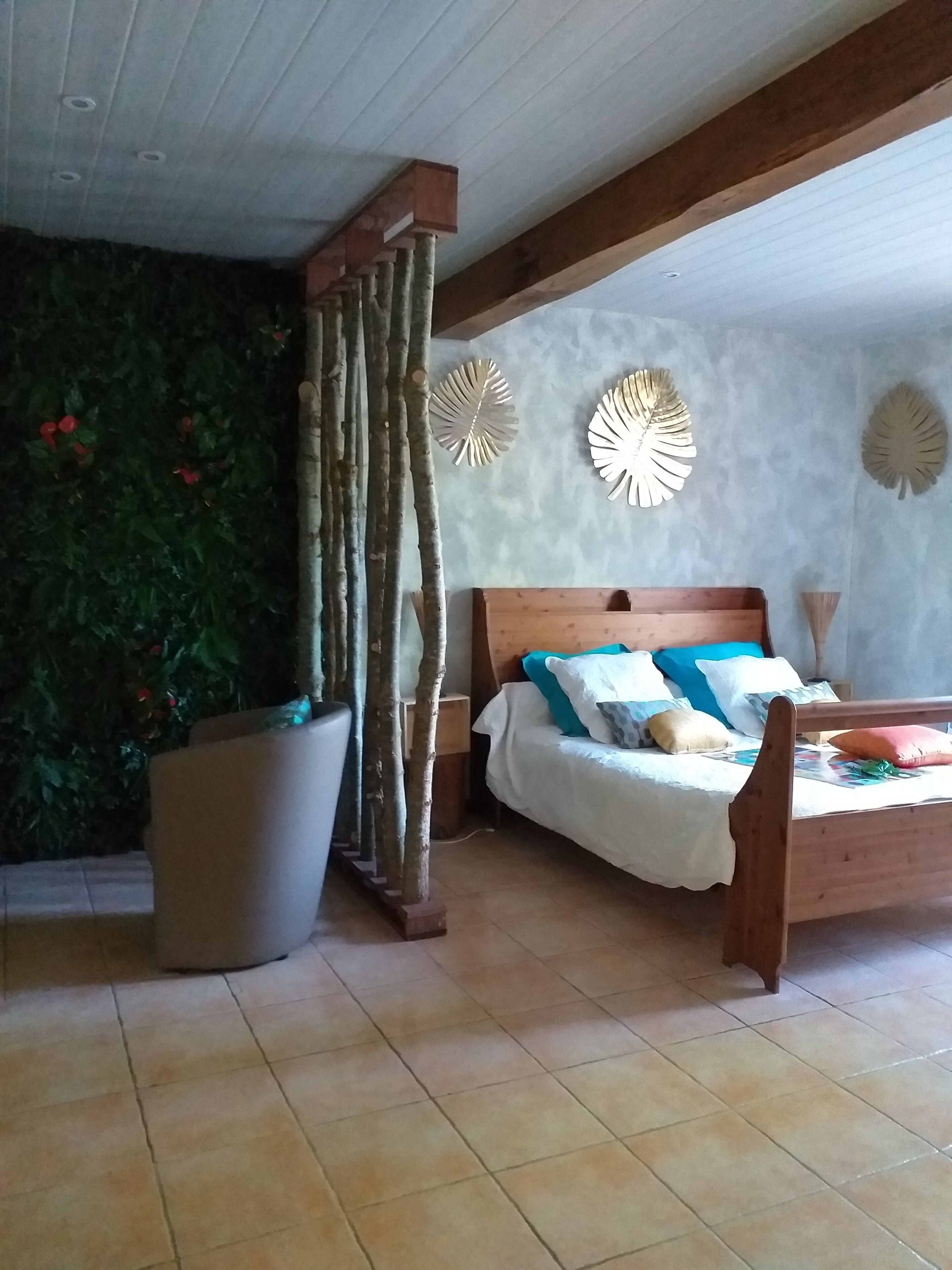 Habitació Comfort | Decoració individual, mobiliari individual i cortines opaques 