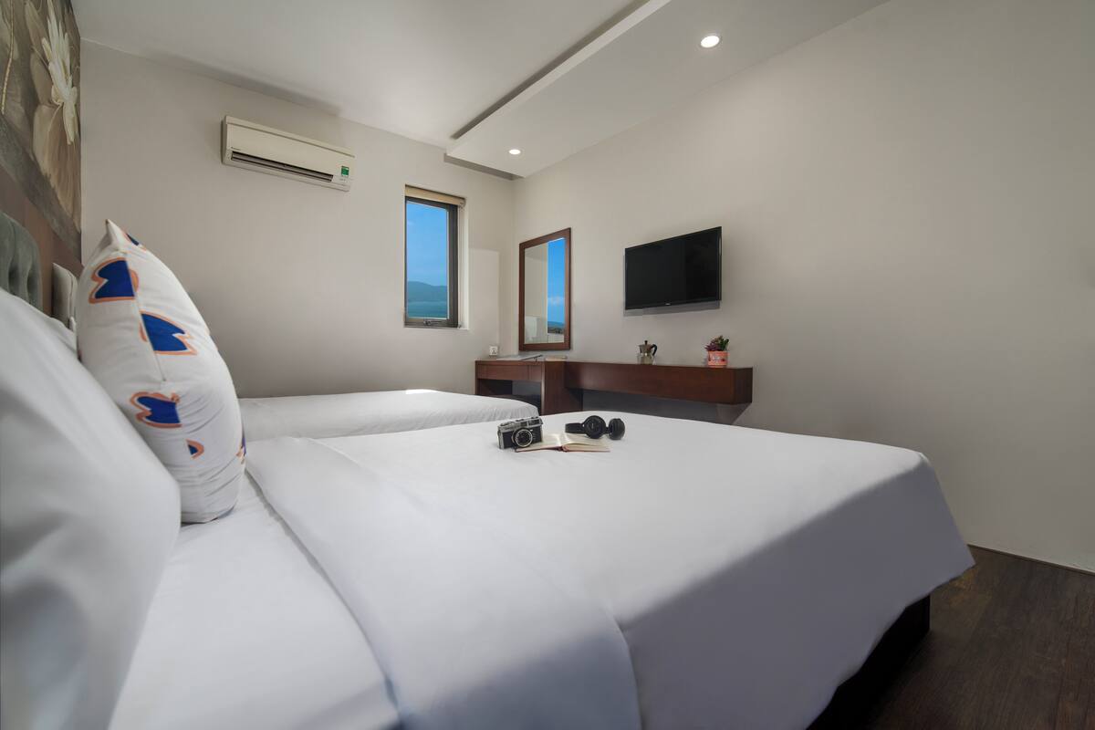 Deluxe Room, Private Bathroom, Beachside | Premium bedding, pillowtop beds, minibar, in-room safe