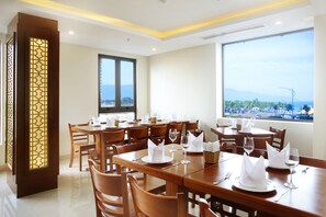 Spécialités Cuisine locale et internationale