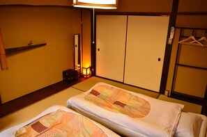 Private Room - Japanese Style | In-room safe, free WiFi - Grateful - Hostel (Kyoto)