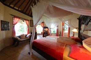 Comfort Double Room, 1 Queen Bed, Ocean View | Living area - Felicianas Resort (Tejakula)
