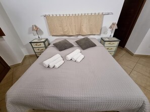 Desk, iron/ironing board, free WiFi, bed sheets