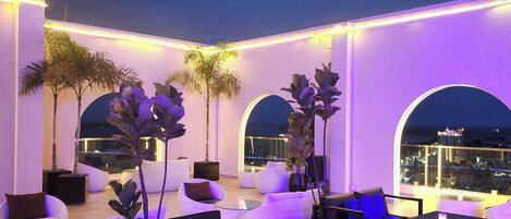 Spécialités Cuisine locale et internationale