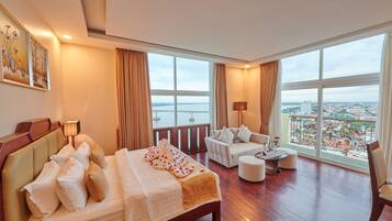 Deluxe Double Room | 1 bedroom, minibar, in-room safe, desk