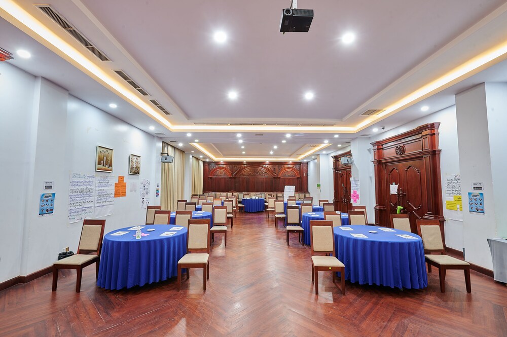 LBN Asian Hotel by null