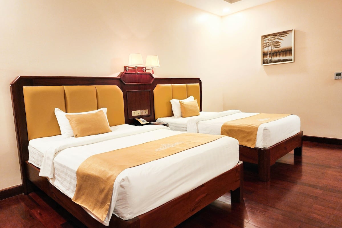 Superior-værelse med 2 enkeltsenge | Minibar, pengeskab på værelset, skrivebord, mørklægningsgardiner