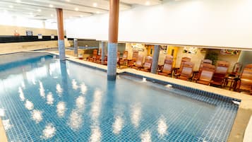 Una piscina techada