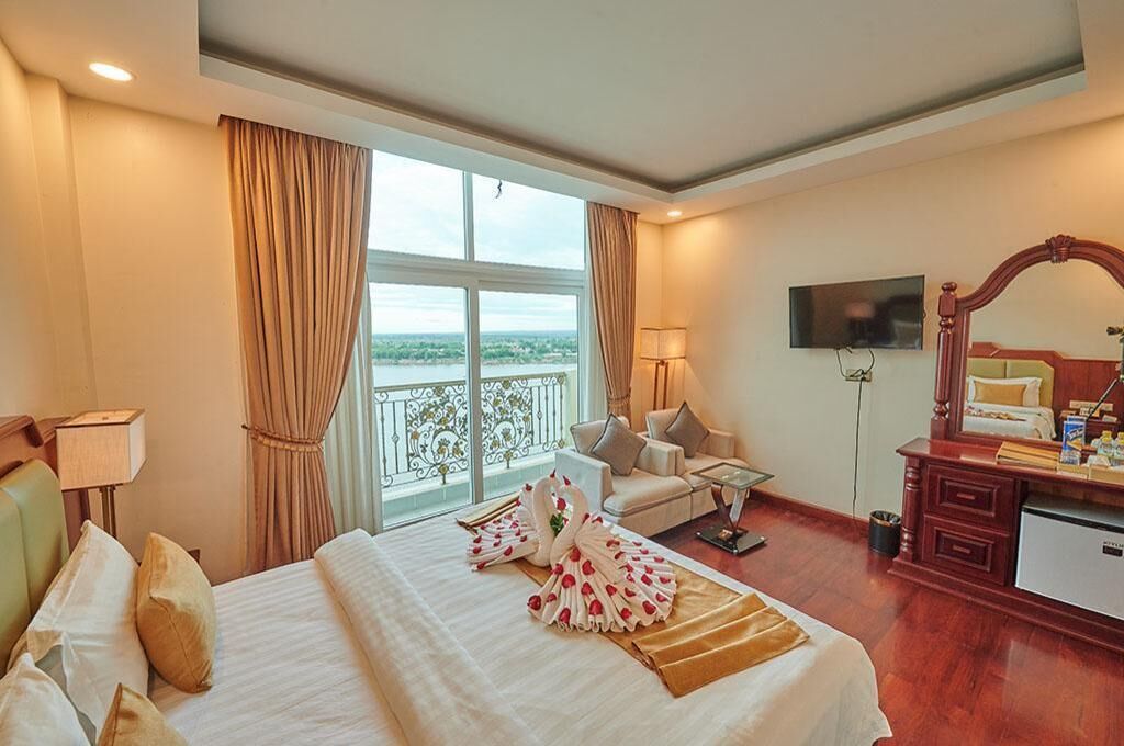 Minibar, in-room safe, desk, blackout drapes