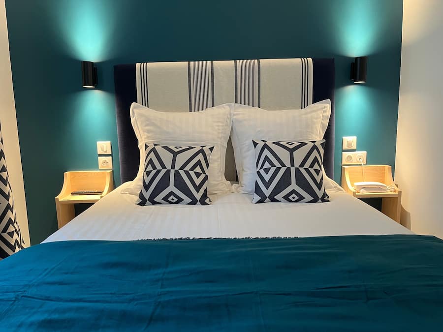 Sistema de insonorización, tabla de planchar con plancha y wifi gratis