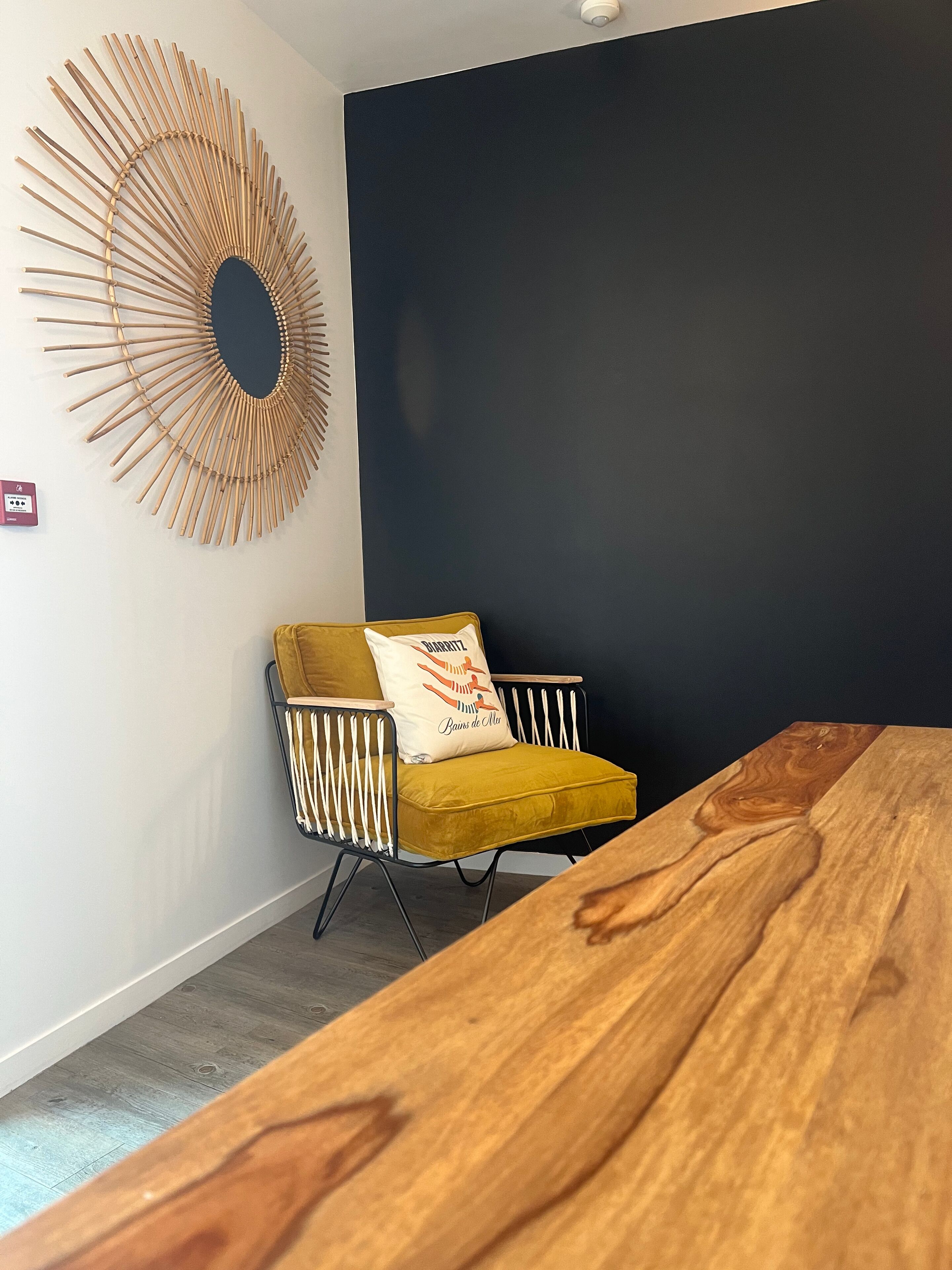 comfort double room | living area | 50-cm flat-screen tv with digital channels, tv