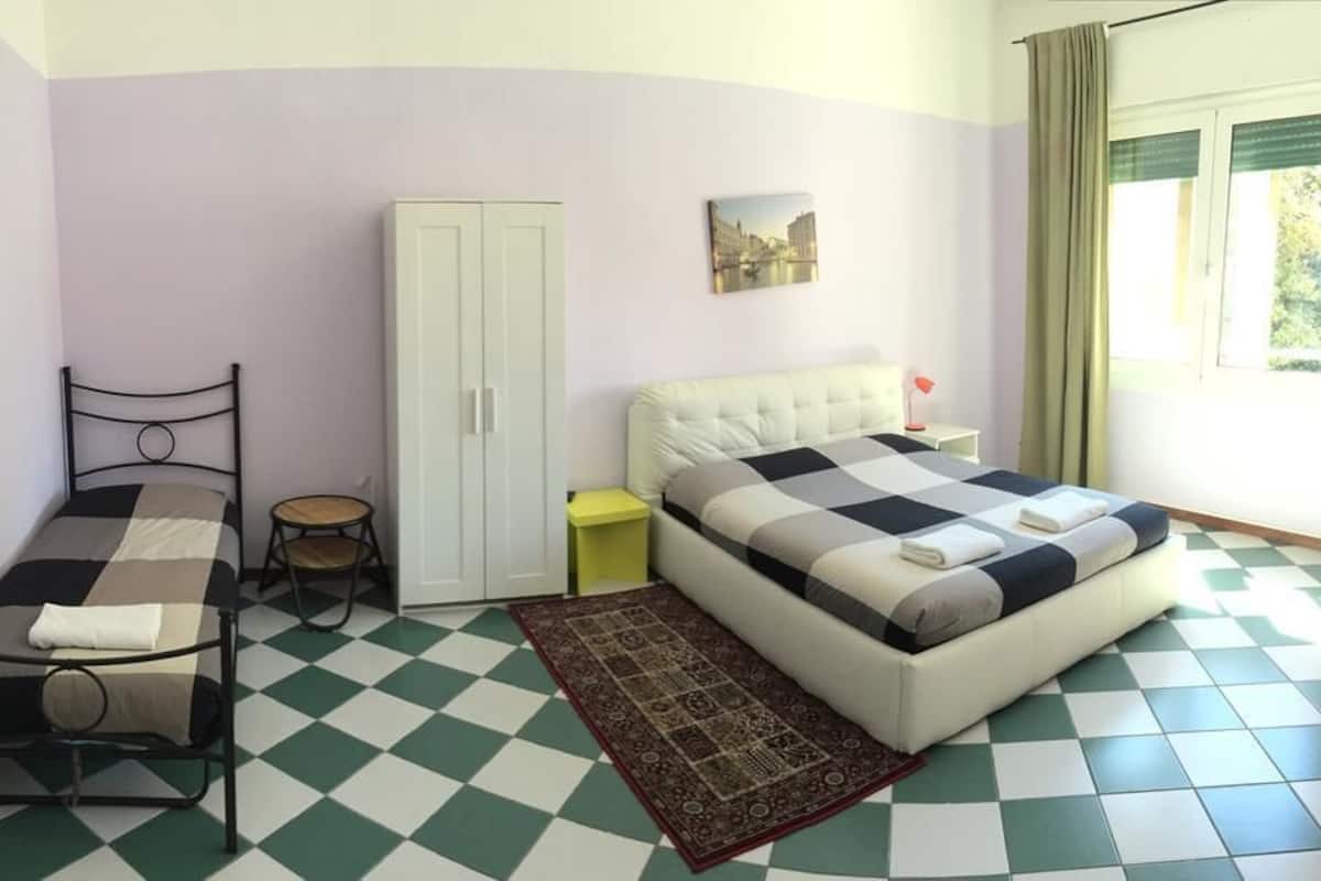 Classic Triple Room, Balcony | Desk, iron/ironing board (on request), WiFi (free)