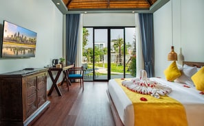 Premier Suite, Balcony | Premium bedding, minibar, in-room safe, individually decorated - Le Chanthou Boutique (Siem Reap)
