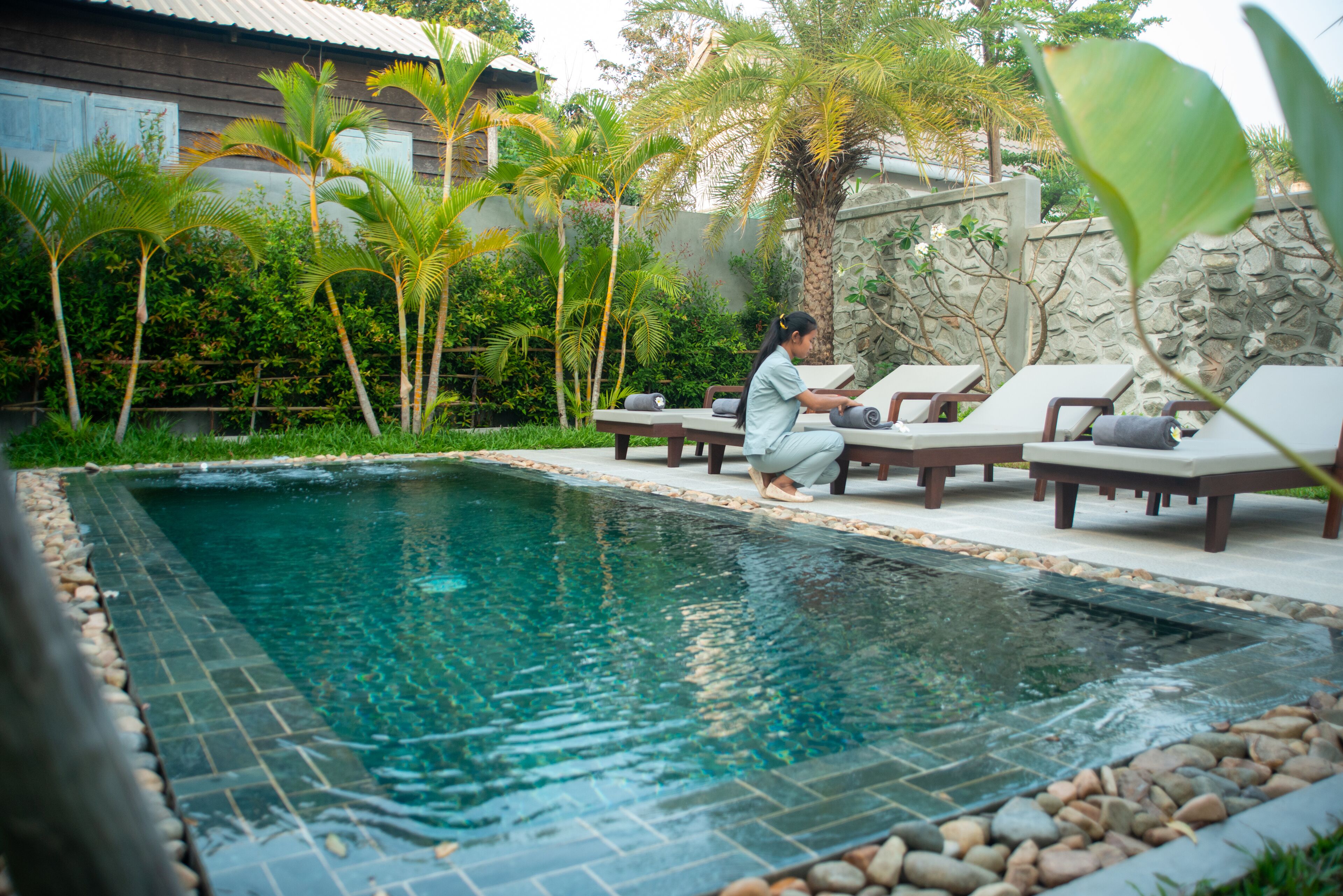 outdoor pool, pool umbrellas
