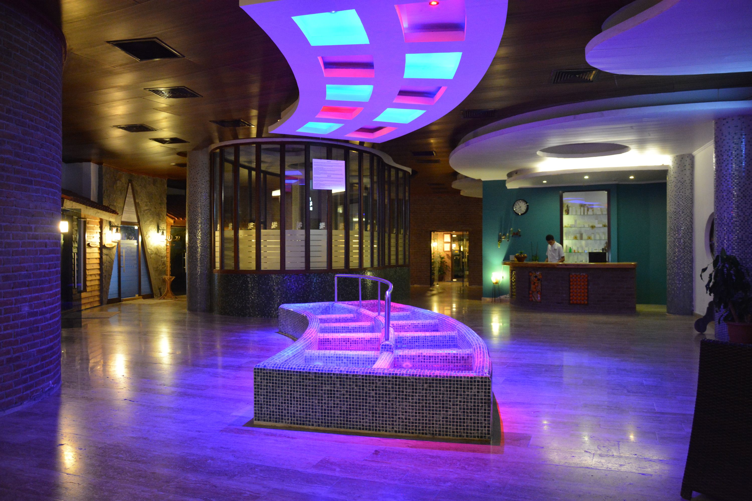 sauna, steam room, turkish bath/hammam, body treatments, body scrubs