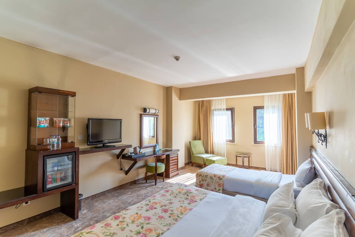 minibar, in-room safe, desk, soundproofing