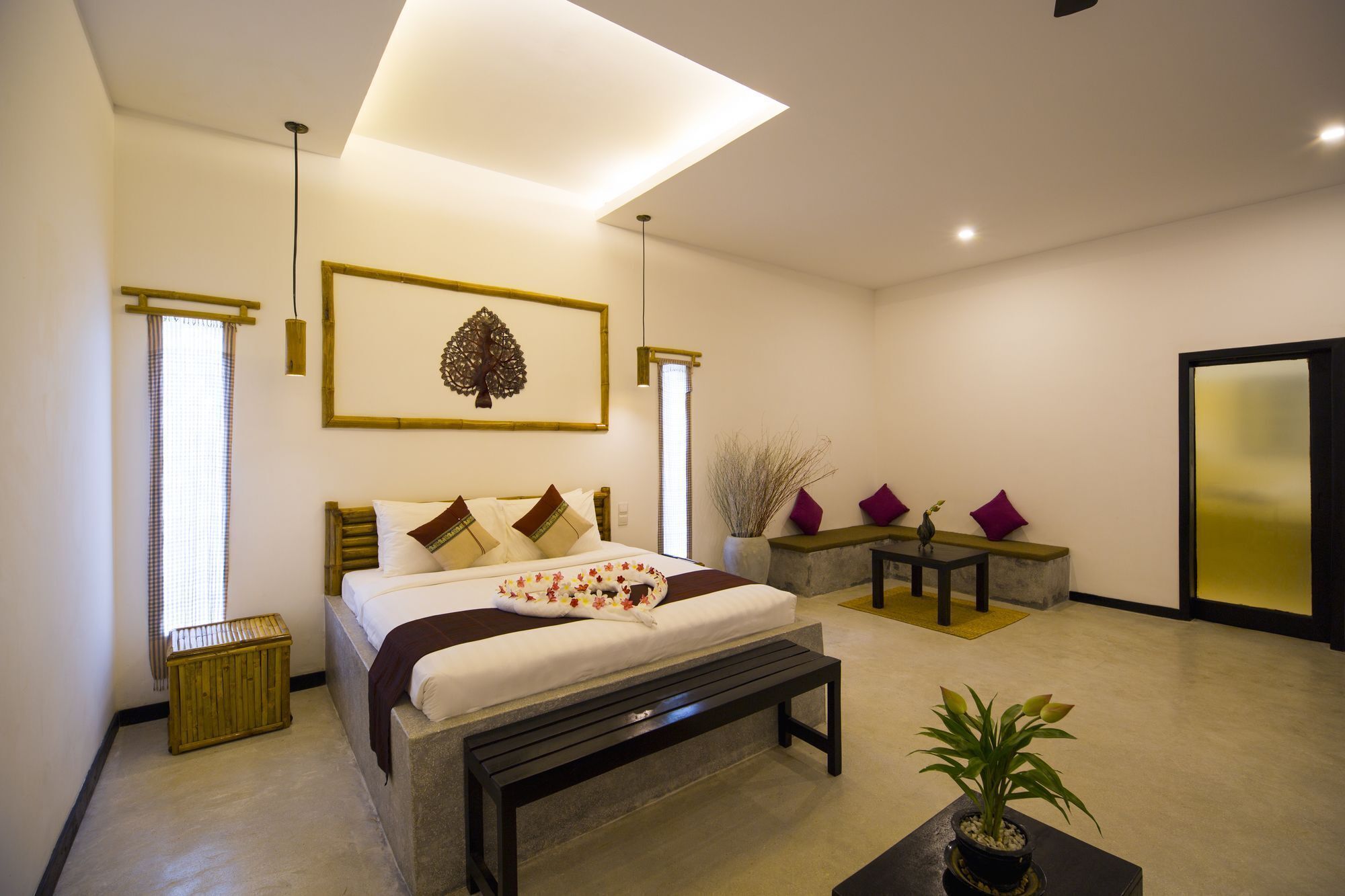 Roupas de cama premium, frigobar (abastecido com alguns itens grátis)