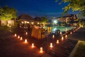 Outdoor pool, open 8 AM to 9 PM, pool umbrellas, sun loungers - Asarita Angkor Resort & Spa (Siem Reap)