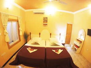 Deluxe Room, Non Smoking | Premium bedding, rollaway beds, free WiFi