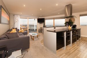 1 bedroom, premium bedding, in-room safe, soundproofing