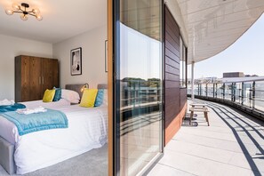 Penthouse, 2 Schlafzimmer, Parkblick | 1 Schlafzimmer, hochwertige Bettwaren, Zimmersafe, individuell dekoriert